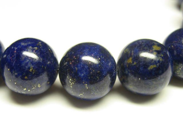 幸運を呼ぶ「聖なる石」ラピスラズリブレスレット