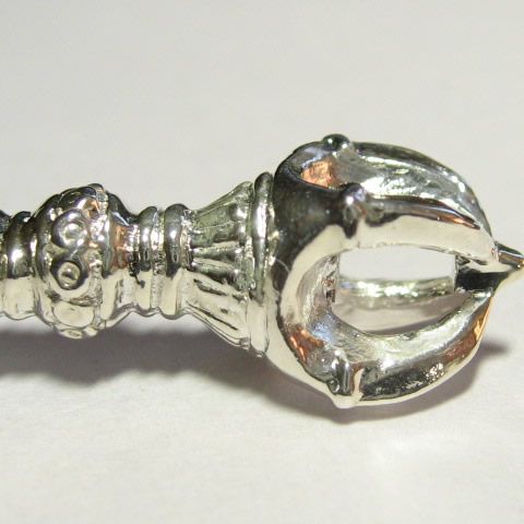 幸運のお守り「密教法具・銀のお守り・五鈷杵」