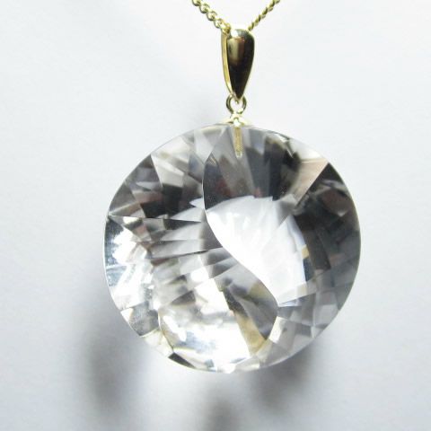 宝石研磨職人の技 水晶 丸Sカット大ペンダント／水晶専門店PAX