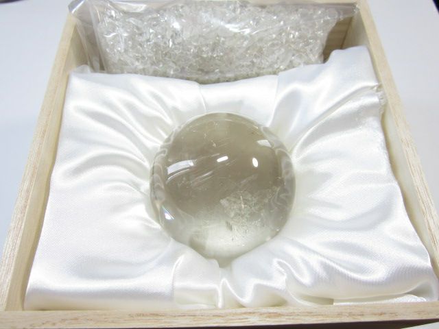 新しく着き 水晶 一寸玉 台付き 縁起物 魔除け - www.annuaire