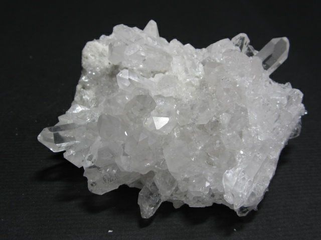 水晶クラスター（水晶原石)