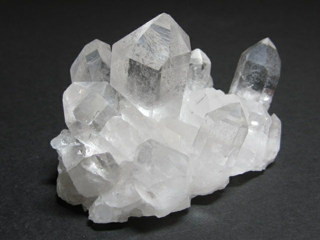 パワーストーンの産地ブラジルの水晶クラスター原石