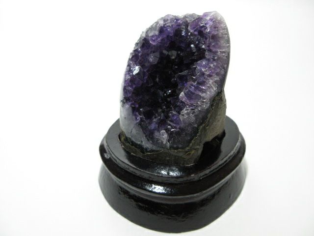 アメジストクラスター原石　木製台座付 D-112