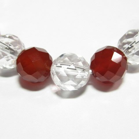 水晶8mm64面カット 赤メノウ8mm64面カット交互 魔除けのブレスレット