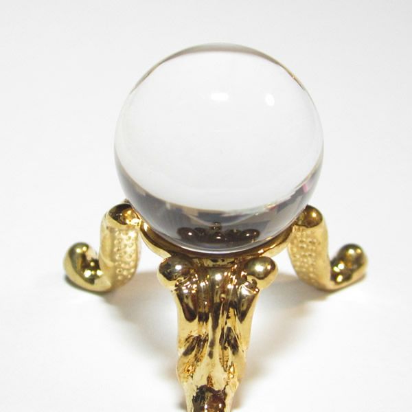 金運万倍水晶玉を宝くじの上などに置いてください