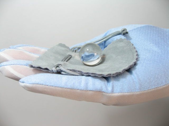 金運アップを願い吉日に祈願した水晶玉