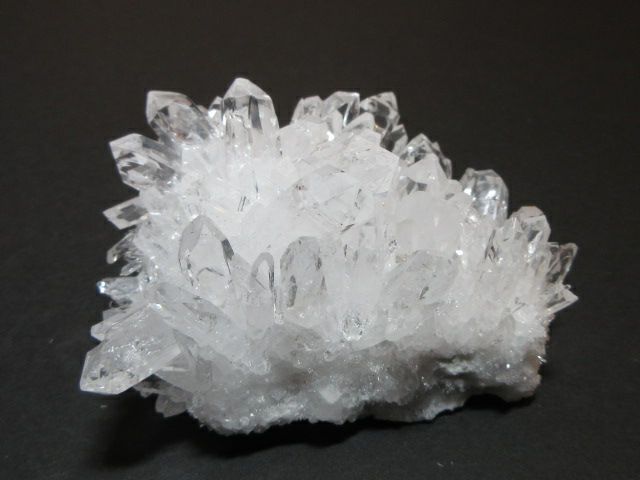 天然の四川省産水晶クラスター原石