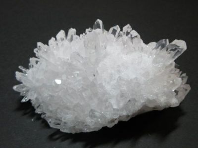 天然の水晶原石水晶クラスター 中国四川省産 S24