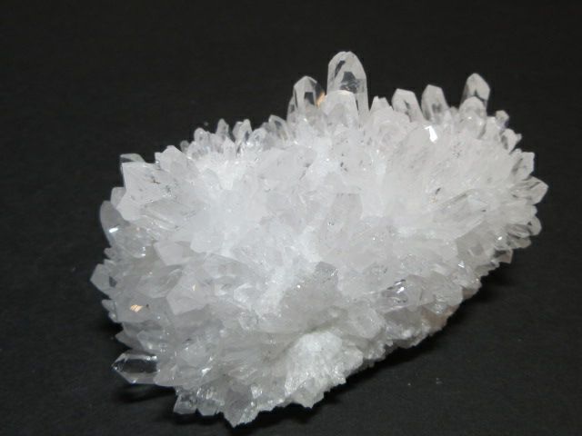 天然の四川省産 水晶クラスターS24