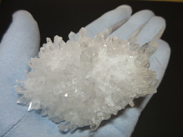 天然石の四川省産水晶クラスター原石 S24