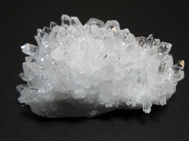 四川省産の水晶クラスター原石S26