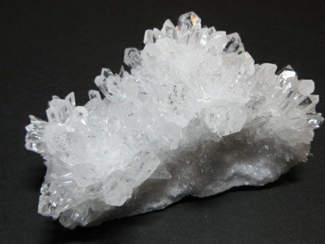 天然の水晶クラスター天然石の水晶原石S26